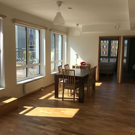 Raatuse 85 Deluxe Apartments Тарту Экстерьер фото